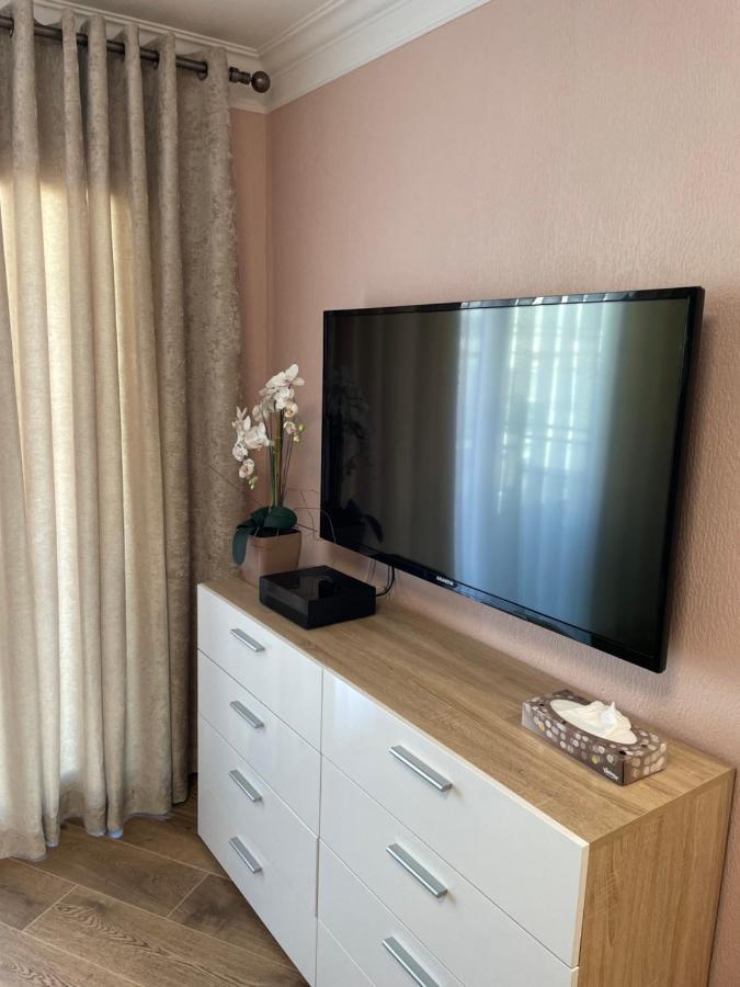 Studio With Swimming Pool 80 Meters Near The Beach Νίκαια Εξωτερικό φωτογραφία