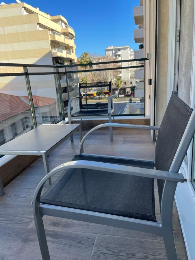 Studio With Swimming Pool 80 Meters Near The Beach Νίκαια Εξωτερικό φωτογραφία