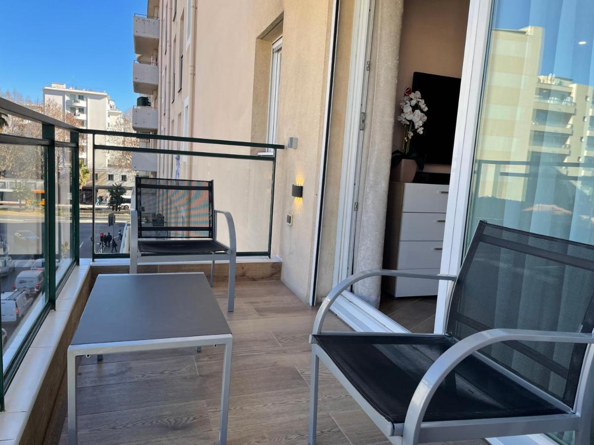 Studio With Swimming Pool 80 Meters Near The Beach Νίκαια Εξωτερικό φωτογραφία